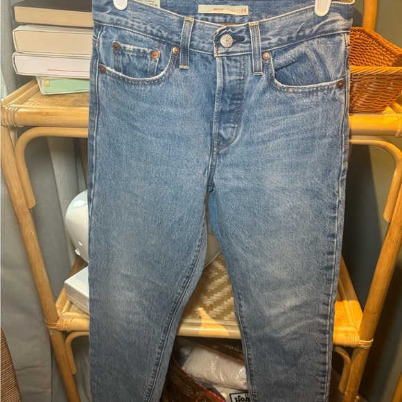 Levis Wedgie Straight Jeans - Picture 4 of 8